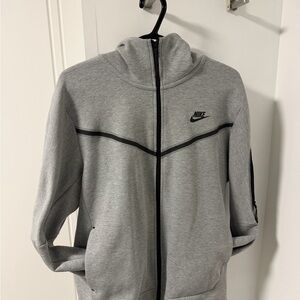 Nike Tech - Top & Bottom - Grey